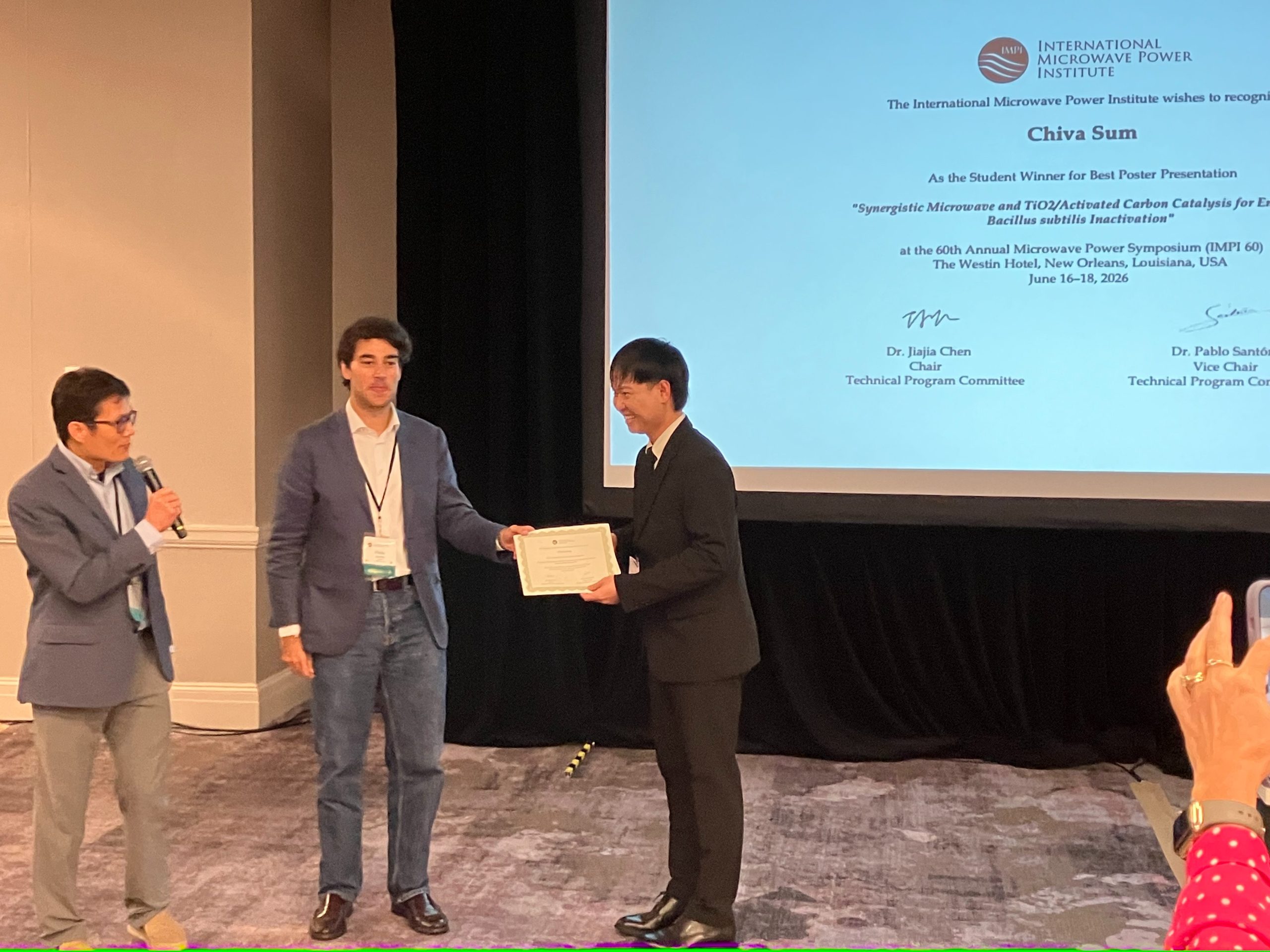 椿教授とSum Chivaさんが「POWER SIMPOSIUM」に参加し、Chivaさんがthe Best Poster Presentationを受賞されました。