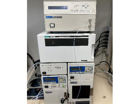 高速液体クロマトグラフ（HPLC）